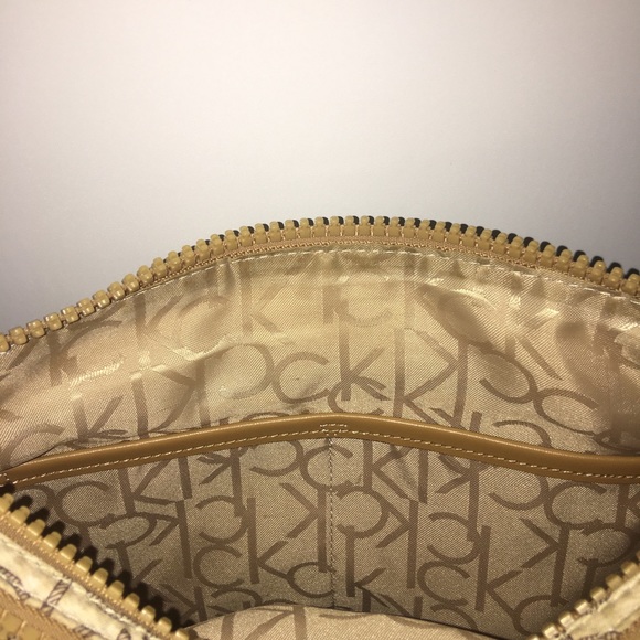 Monogram CK adjustable strap purse - Picture 4 of 6